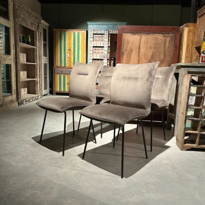 Stoelen Velours Taupe zen lifestyle