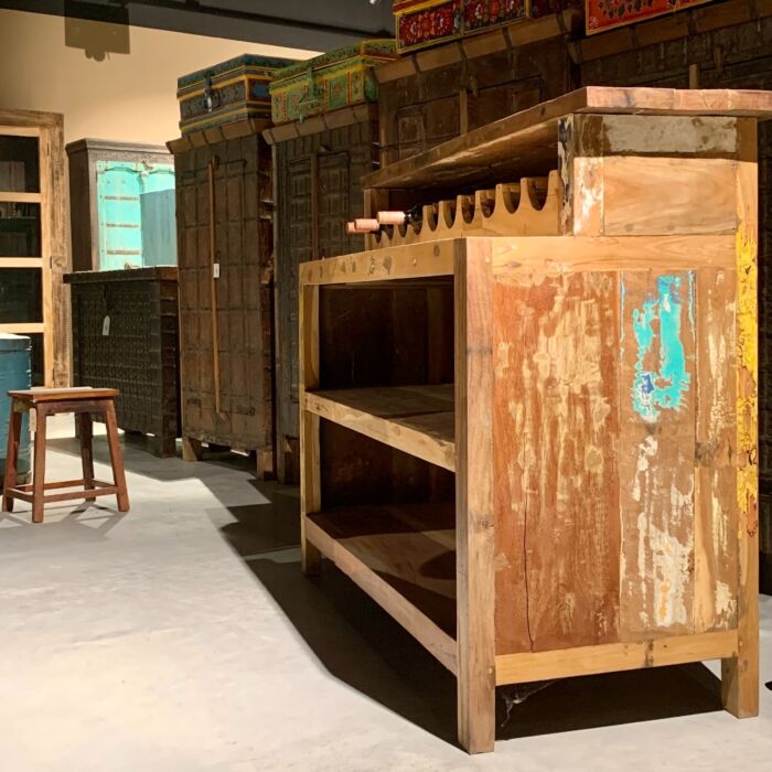 Teakhouten Bar India 