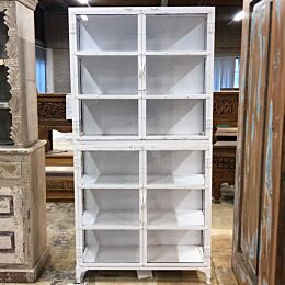 vitrinekast met glas