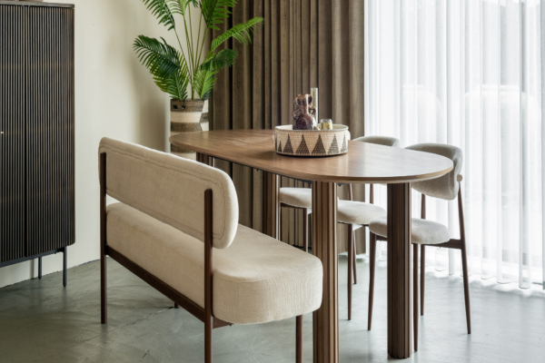 Japandi in de eetkamer: tafelen met stijl en rust
