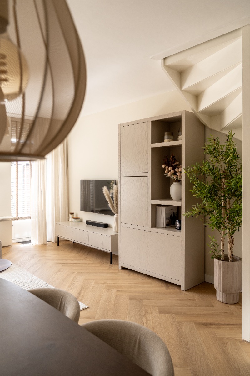 Beige tv meubel en kast