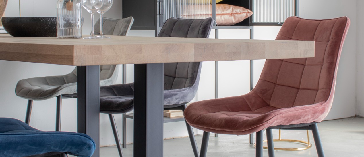 Sitcom Elektricien koppeling Stoelen met kleur, we love it! | Lees de blog