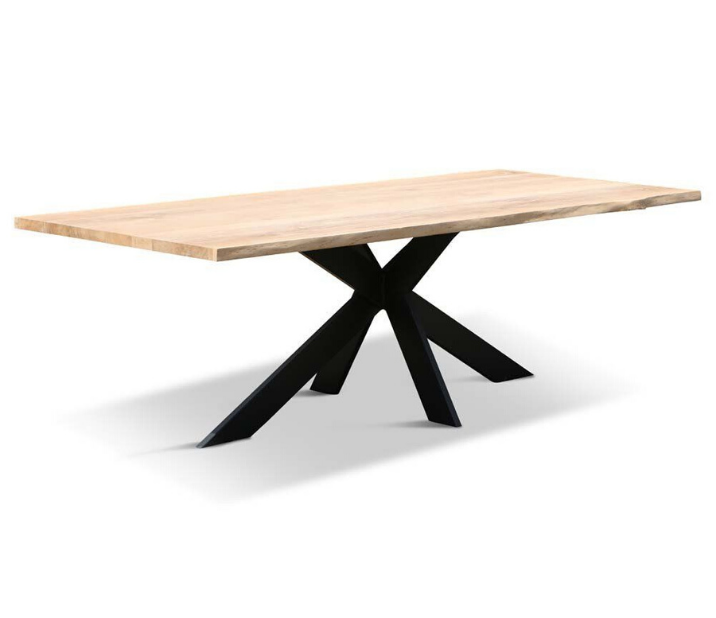 houten tafel met spinpoot